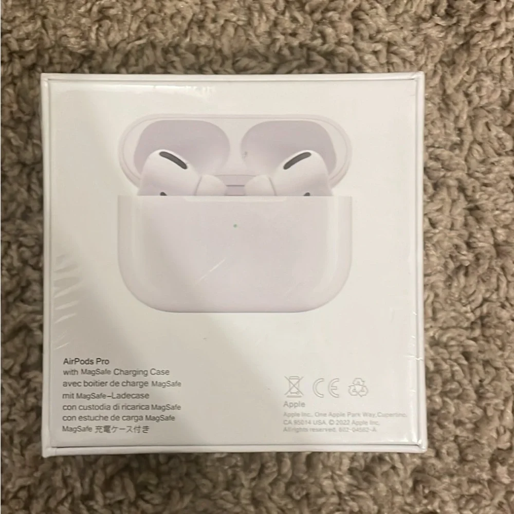 Apple White Wireless Earbuds Headset